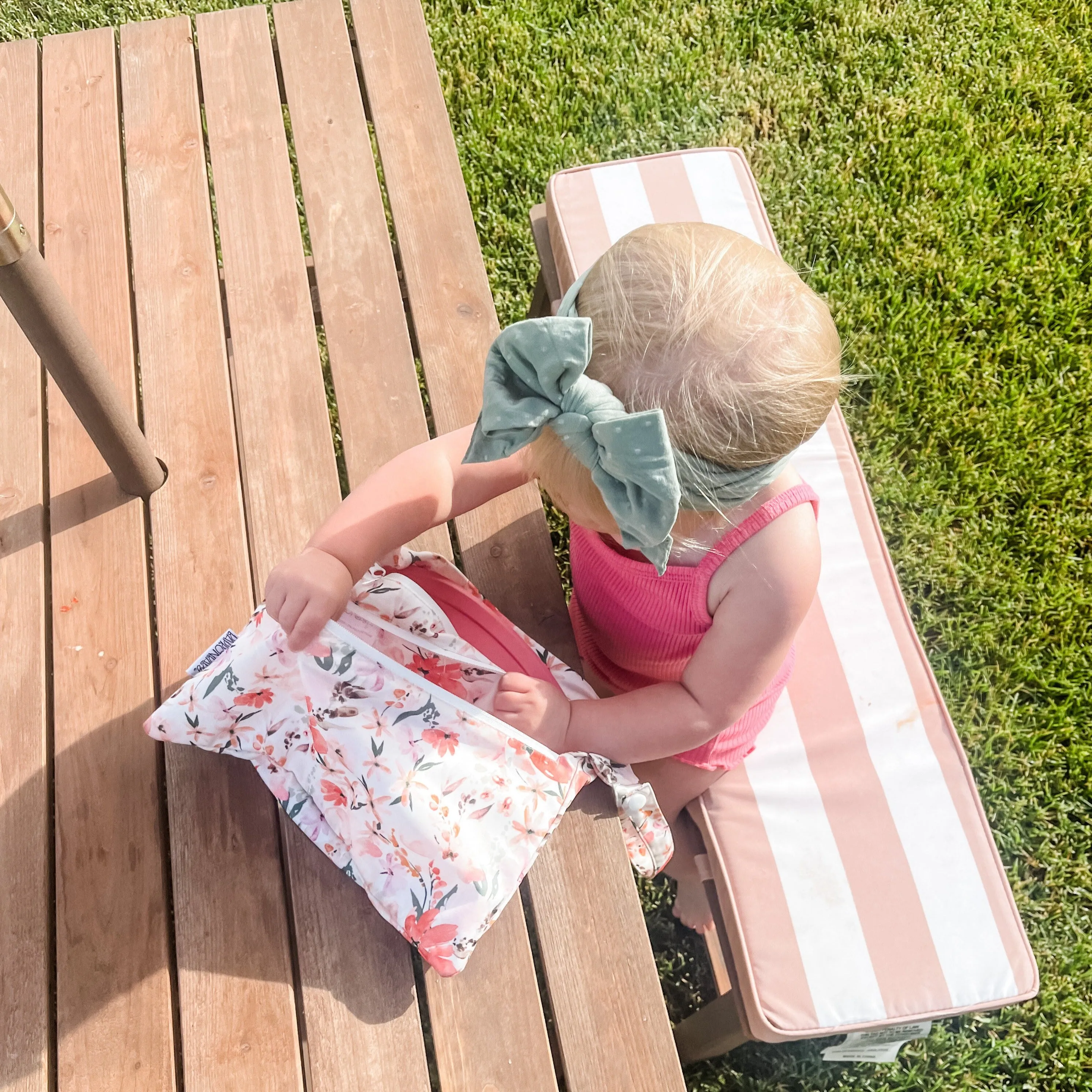Peachy Dreams - Waterproof Wet Bag (For mealtime, on-the-go, and more!)